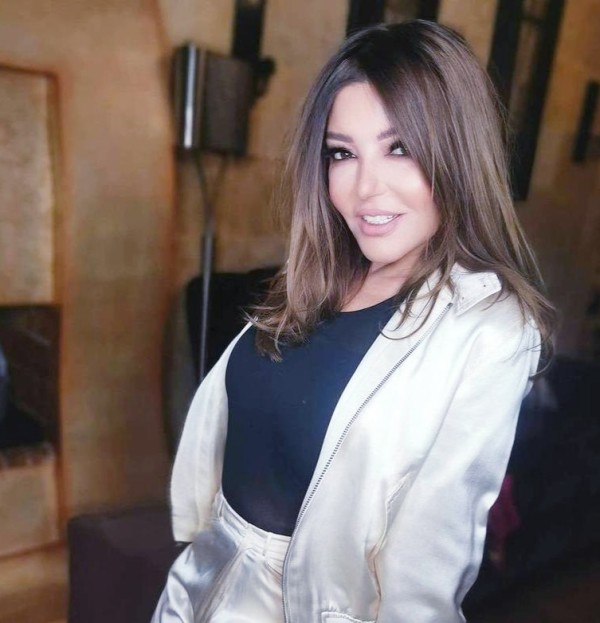 لماذا الفنانة سميرة سعيد تروج لأغنيتها الجديدة كرباج.