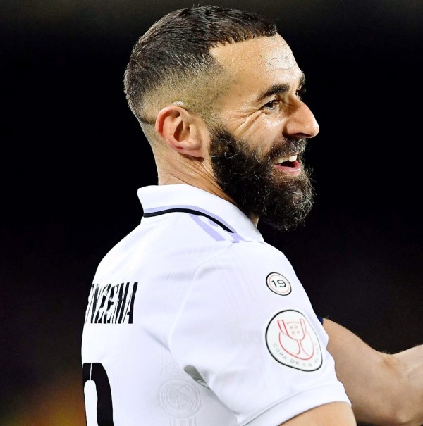 رسمياً.. نادي ريال مدريد يحسم الجدل حول مستقبل كريم بنزيما