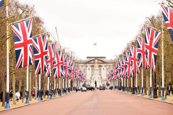 الدولة التي لا تحتفل بعيد إستقلالها