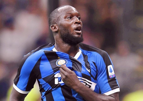 روميلو لوكاكو يتعرض لإساءات عنصرية عبر شبكة الإنترنت