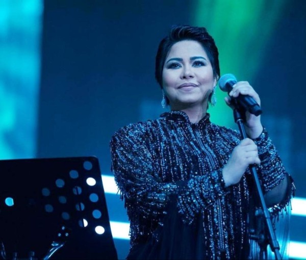 سبب أحلى حفلة للفنانة الجميلة شيرين عبد الوهاب توجه رسالة للجمهور التونسي.